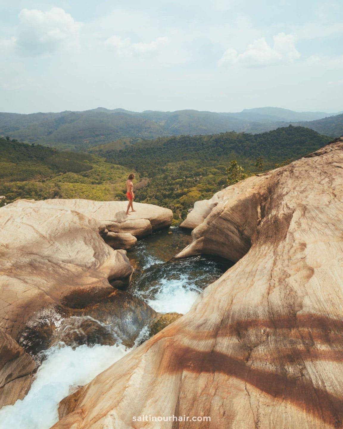 Diyaluma Falls: Visit the Second Highest Waterfall in Sri Lanka