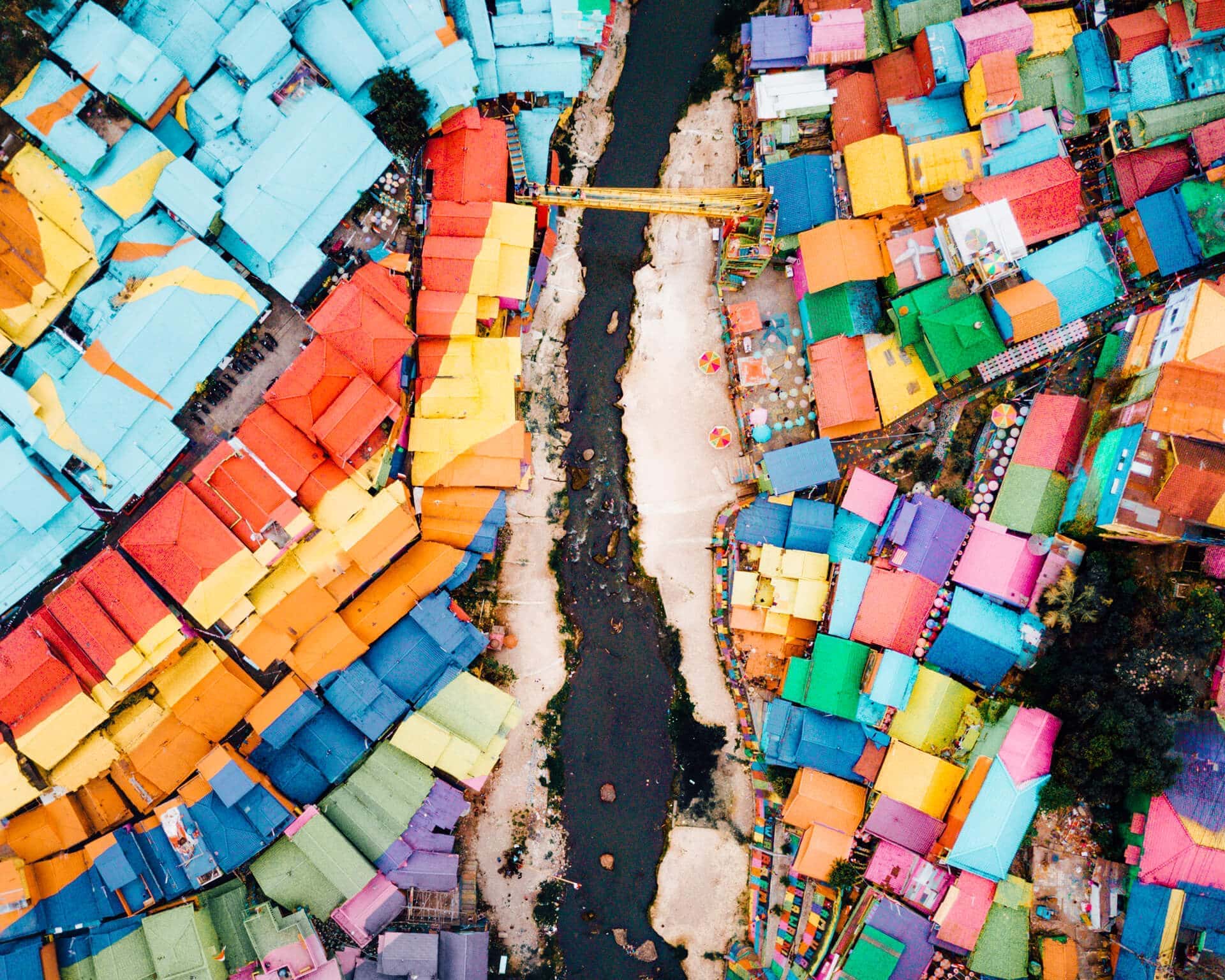kleurrijke dorp jodipan malang java drone