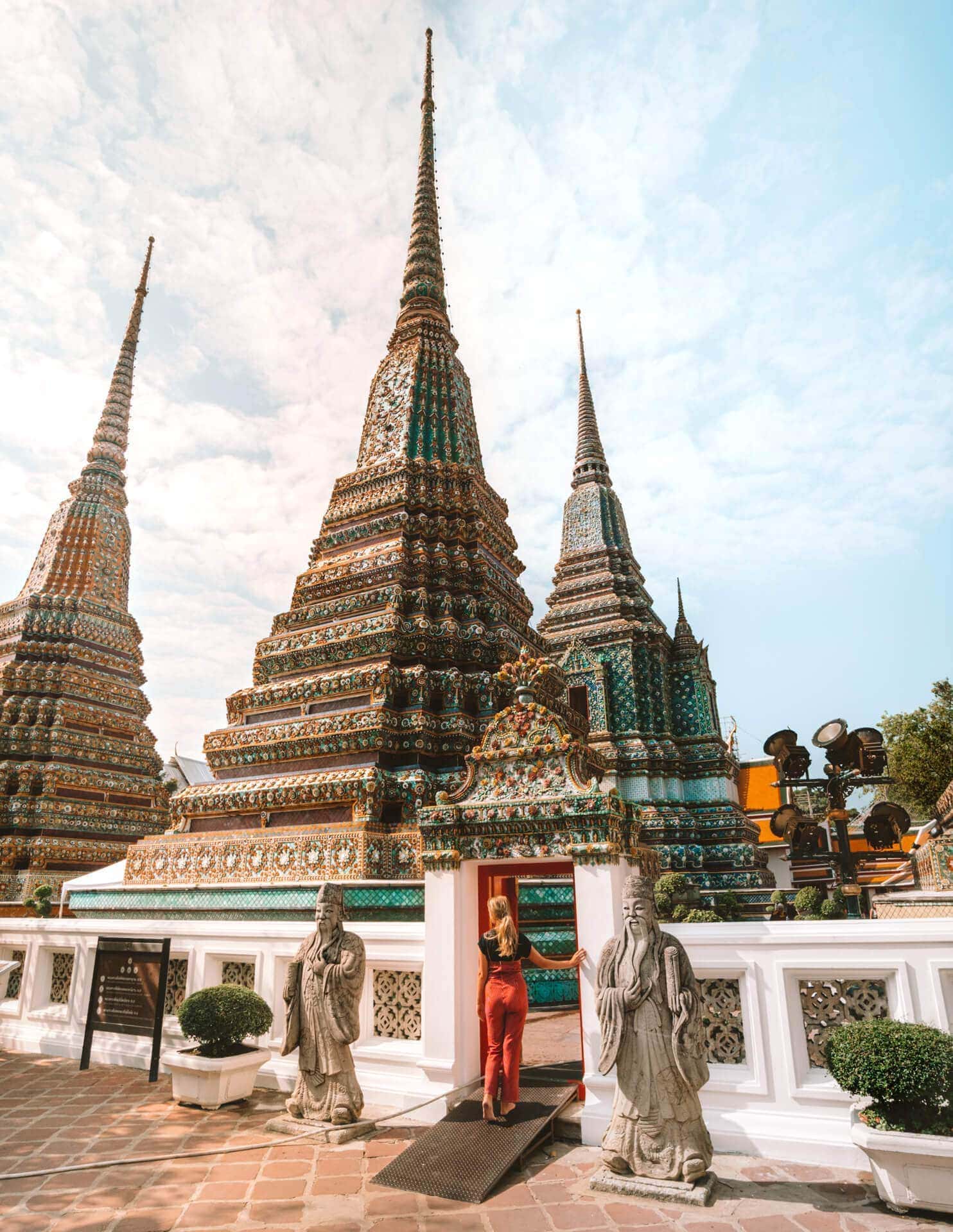 things to do bangkok wat pho temple