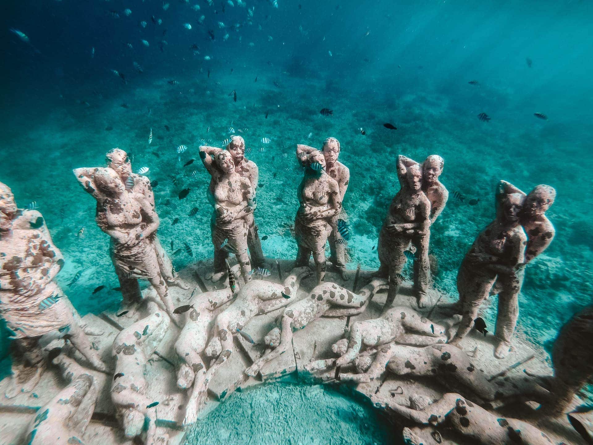gili snorkeling underwater sculptures