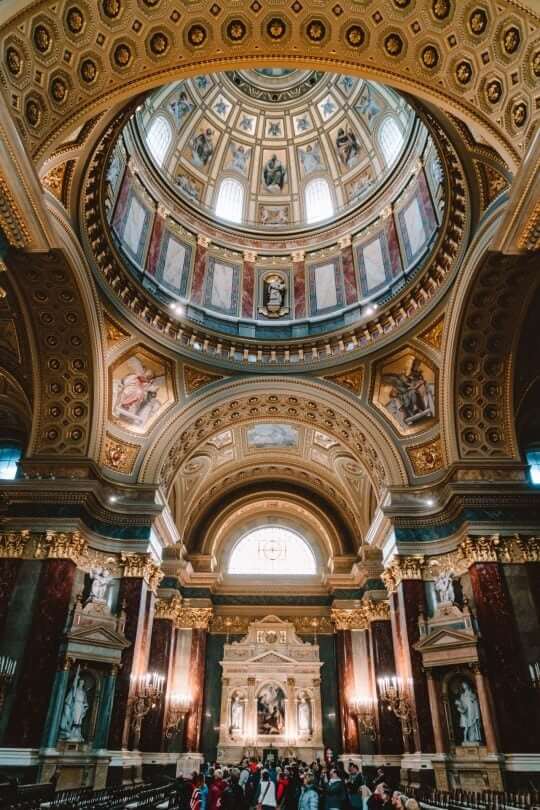 Boedapest bezienswaardigheden St Stephens Basilica