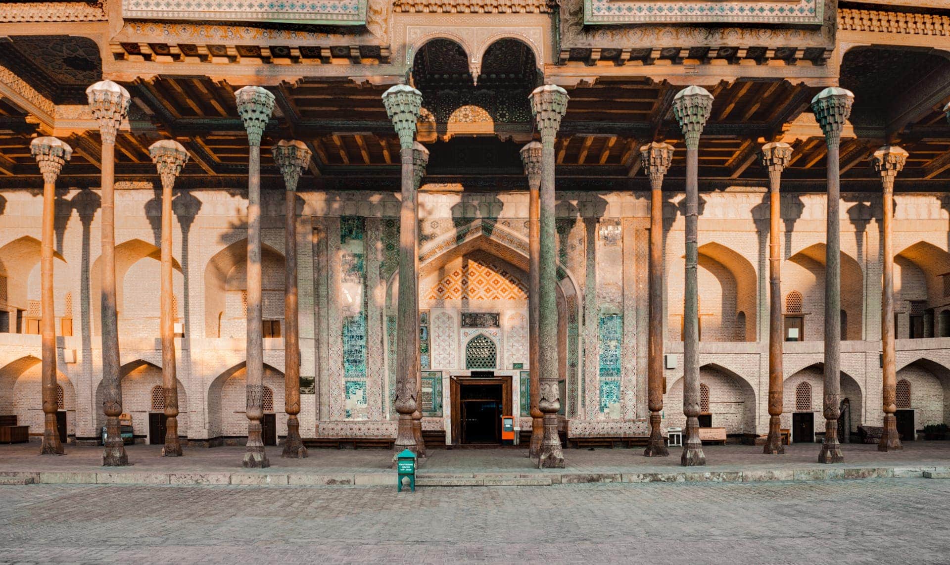 dingen om te doen bukhara oezbekistan Bolo Hauz Moskee