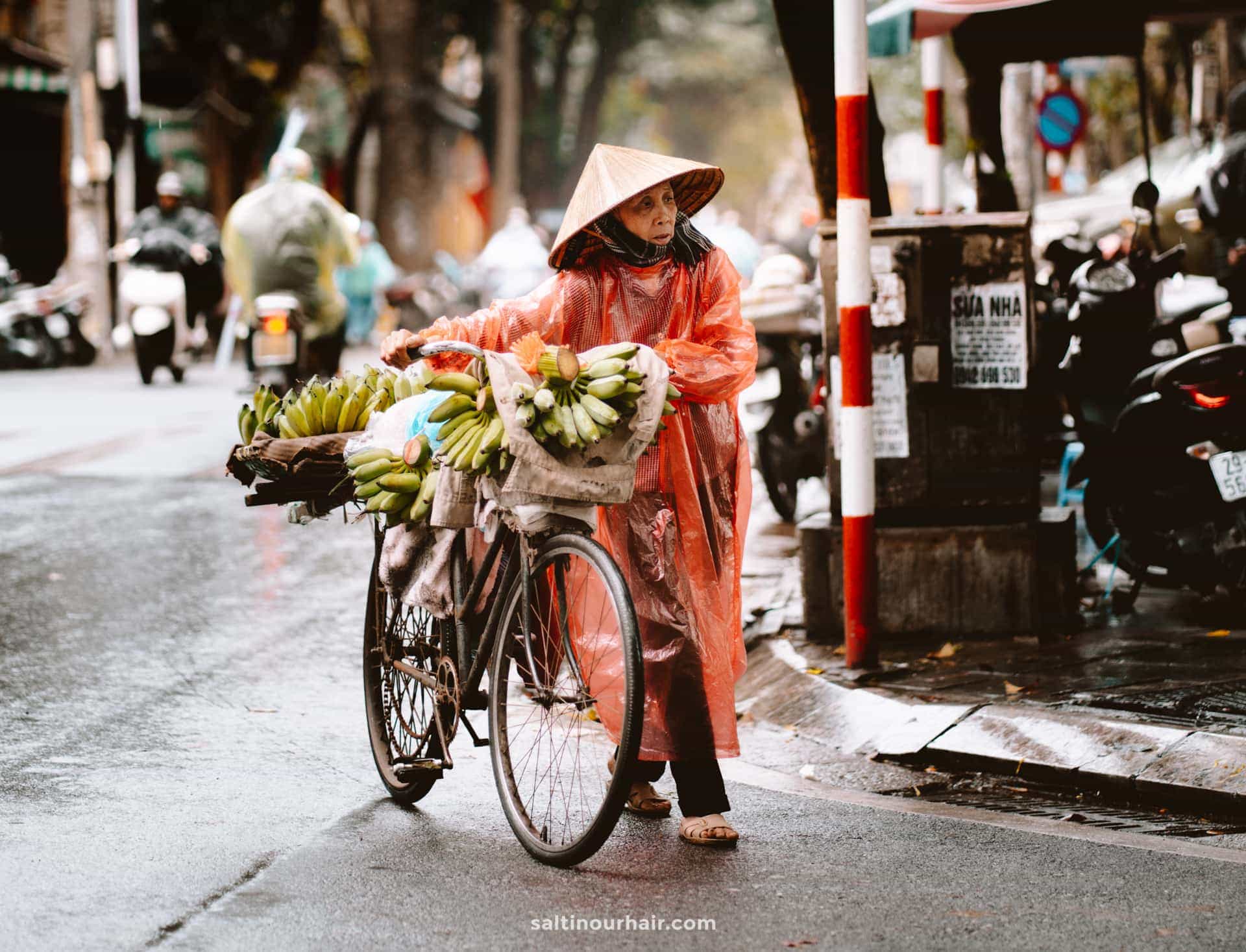 No time to chat in Hanoi