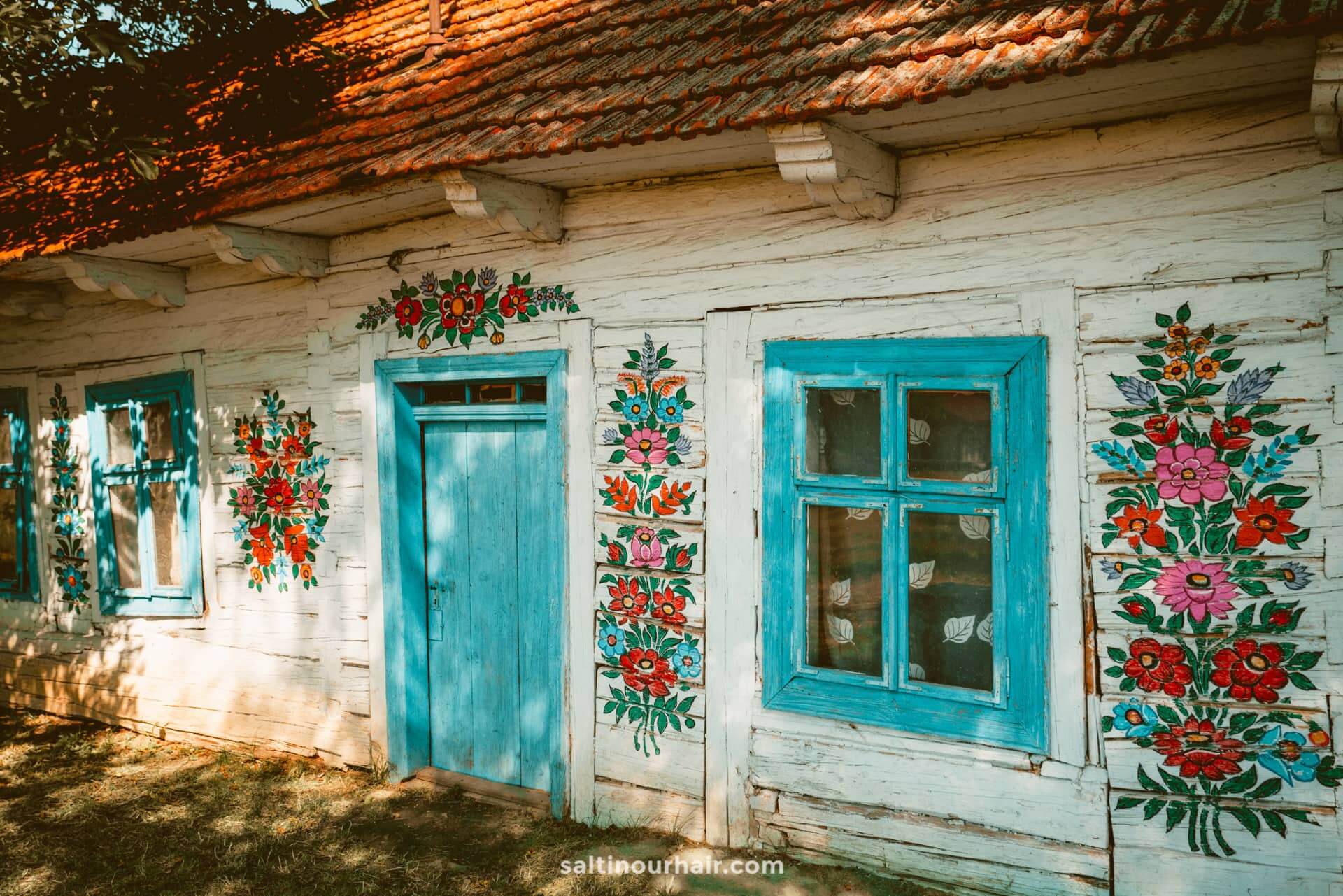 beautiful painted houses zalipie