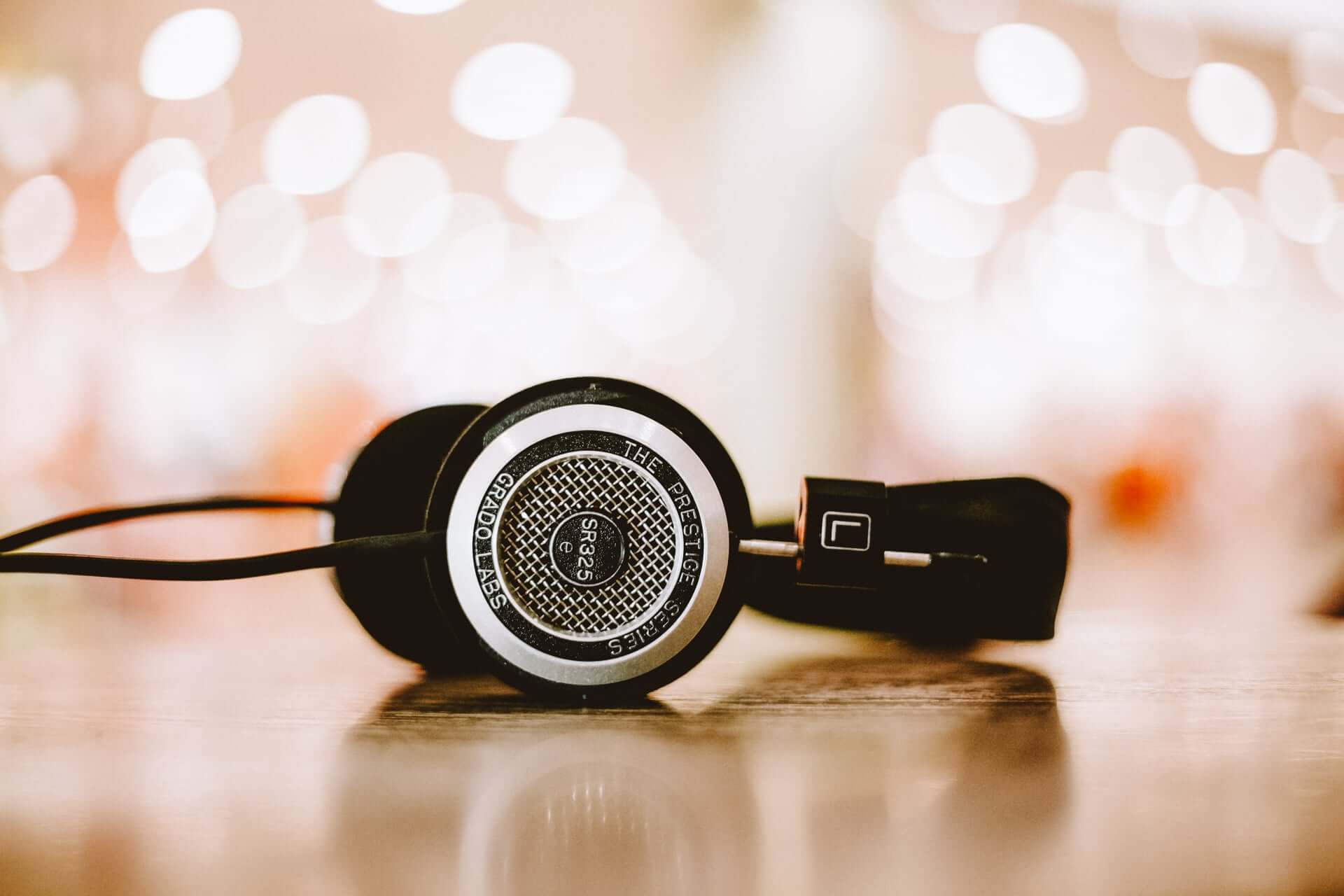 Best Gifts Traveler noise canceling headphones
