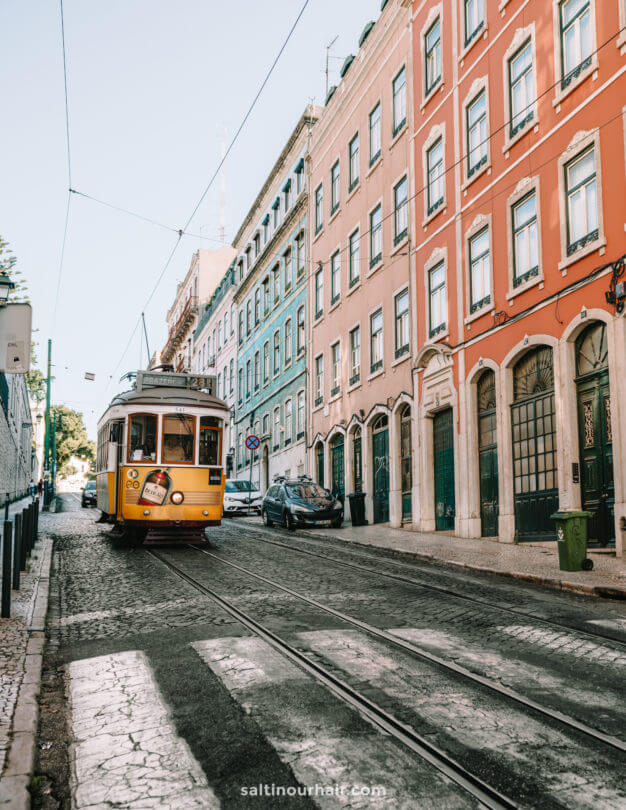 tram lissabon portugal