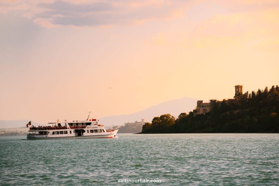 lago trasimeno italy ferry