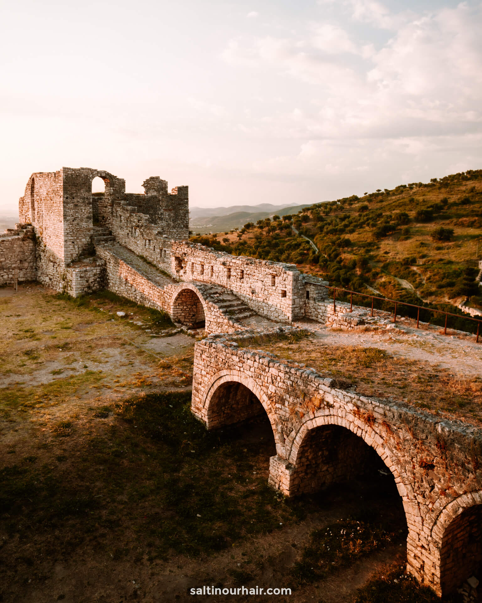 zonsondergang kasteel berat albaniÃ« route