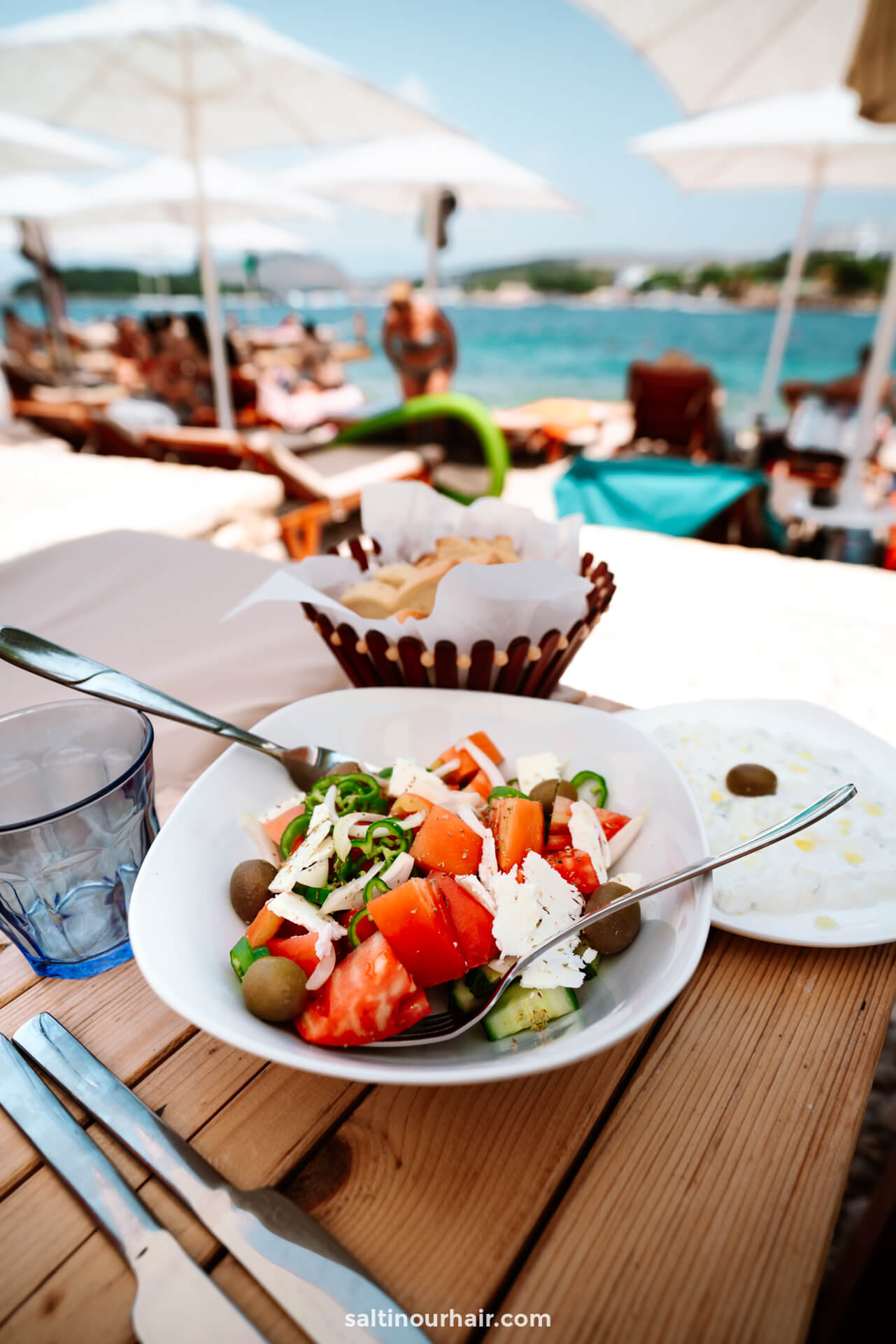 things to do himare restaurant beach
