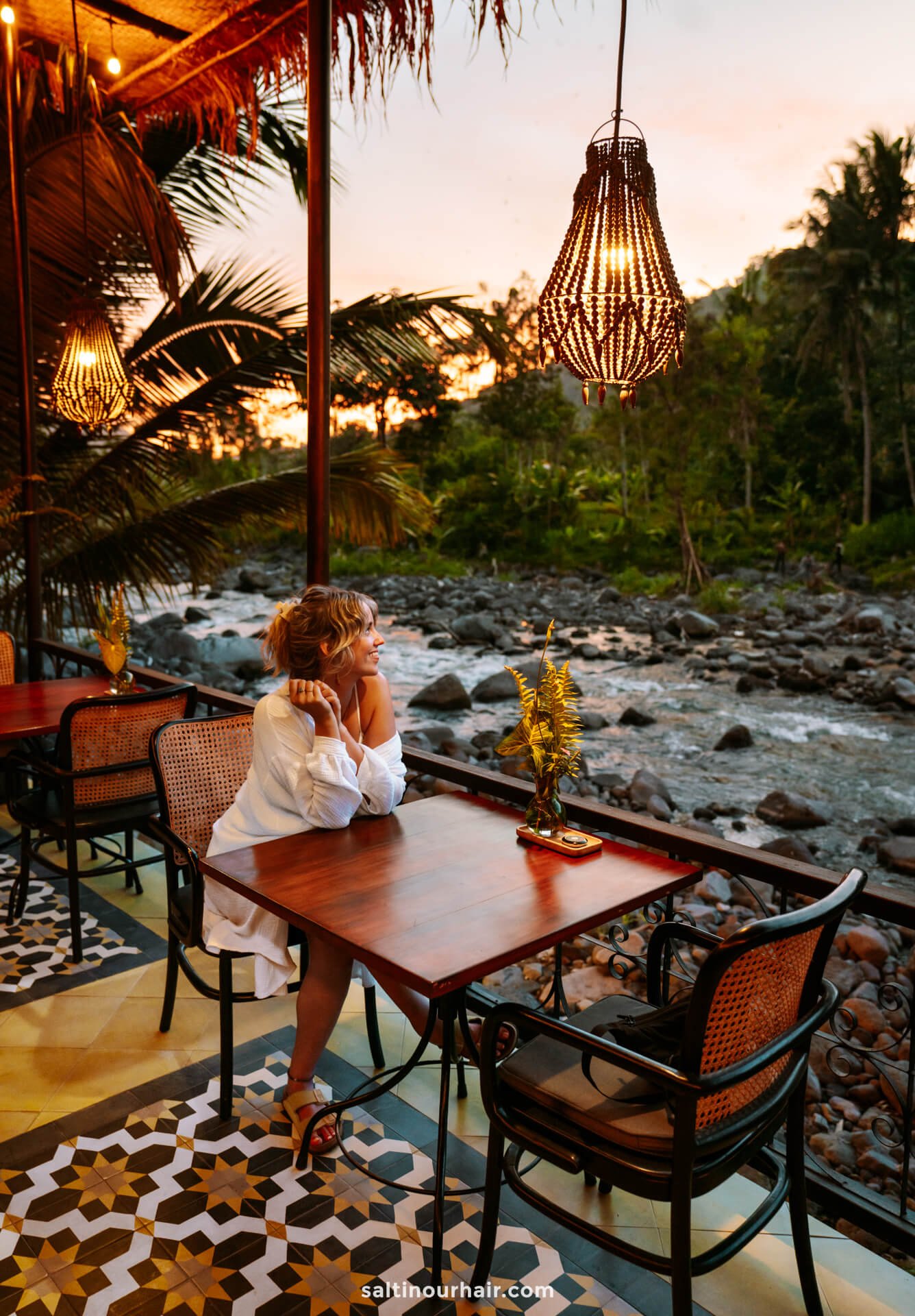 best restaurant sidemen bali river view