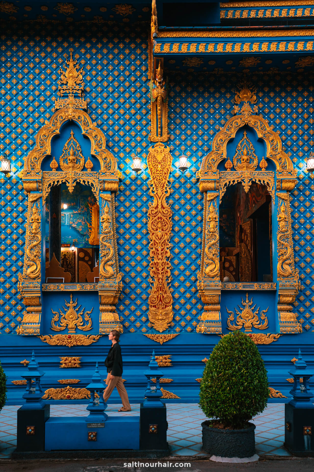 Top temples in Chiang Rai Blue temple