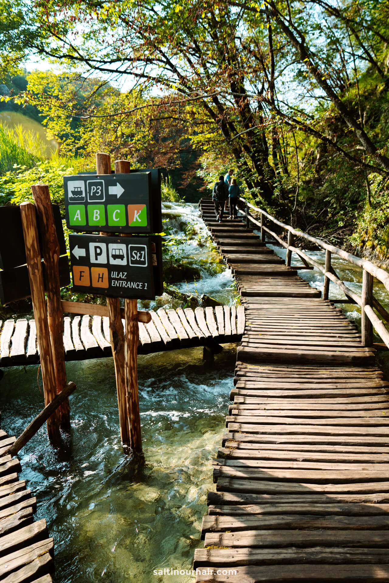 hiking trails plitvice lakes national park croatia