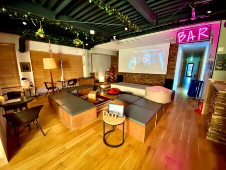 Dot Hostel&Bar