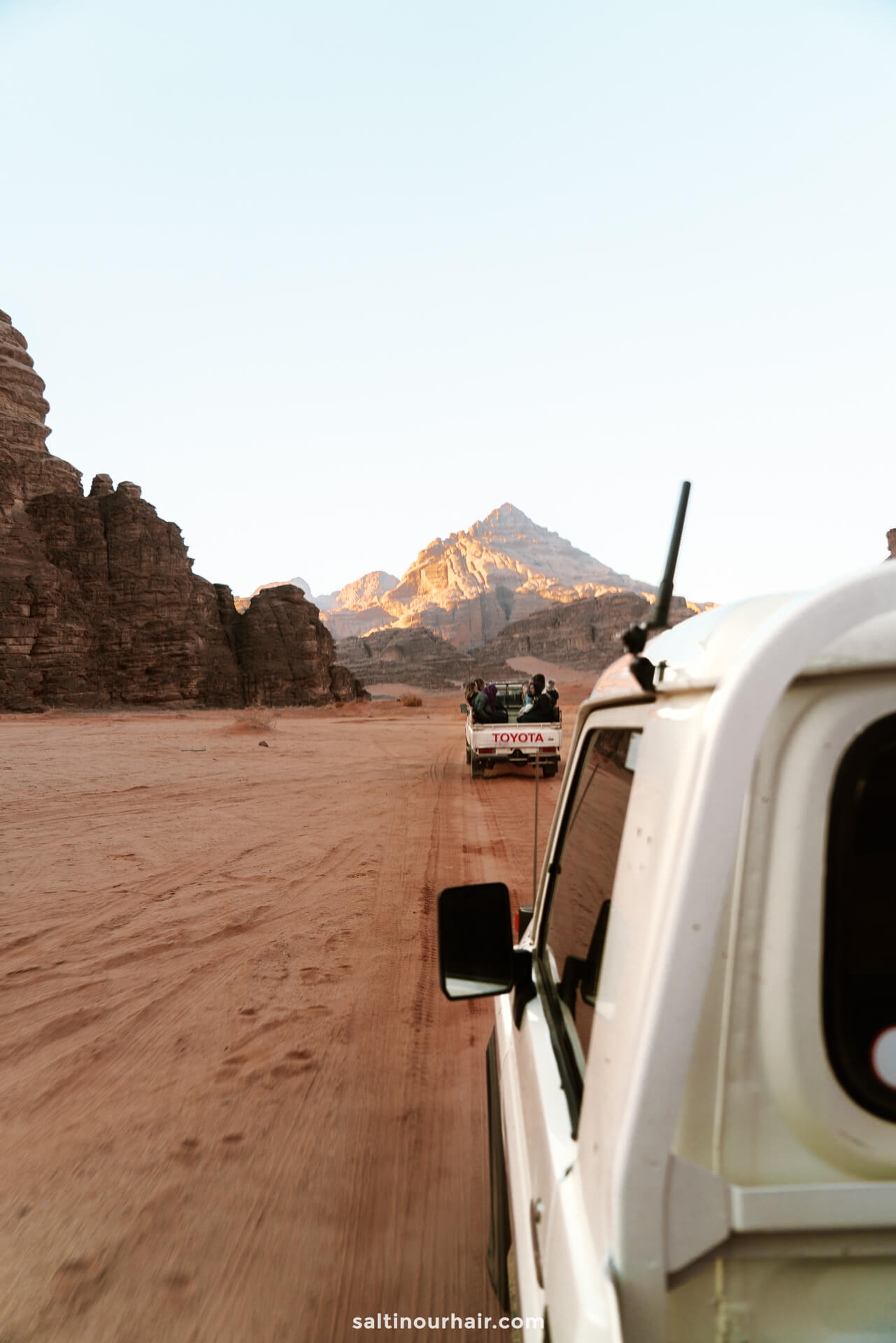things to do jeep tour Wadi Rum Jordan