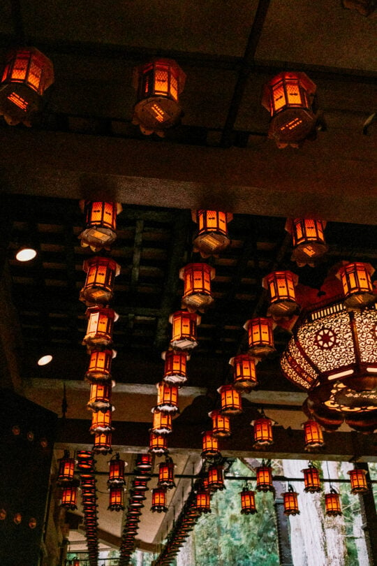 koyasan japan lanterns
