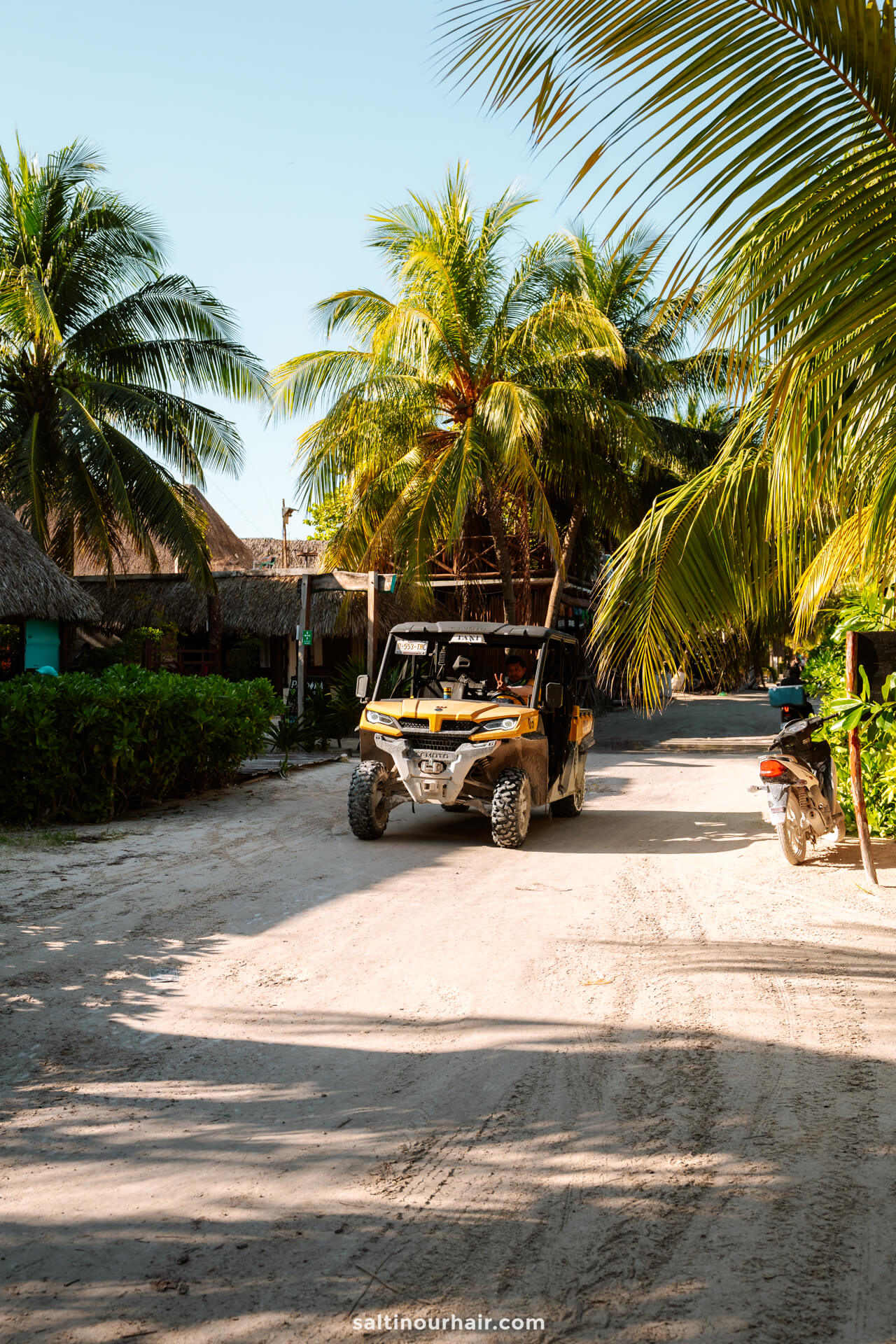 golf buggie Holbox Mexico