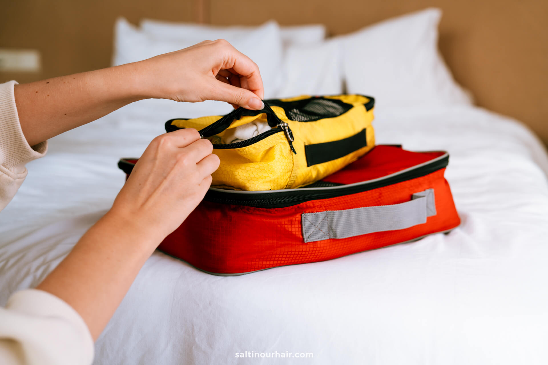 how to pack luggage packing cubes
