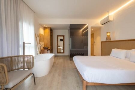 Play Hotel