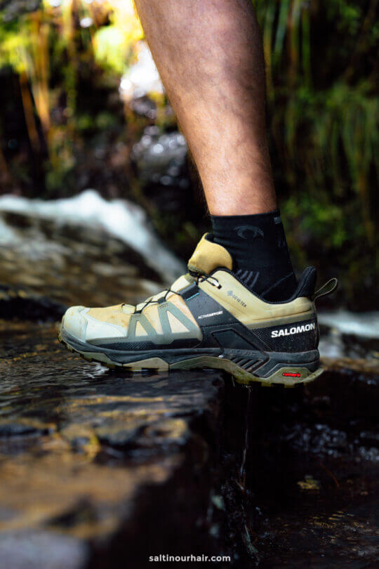 hiking shoes 