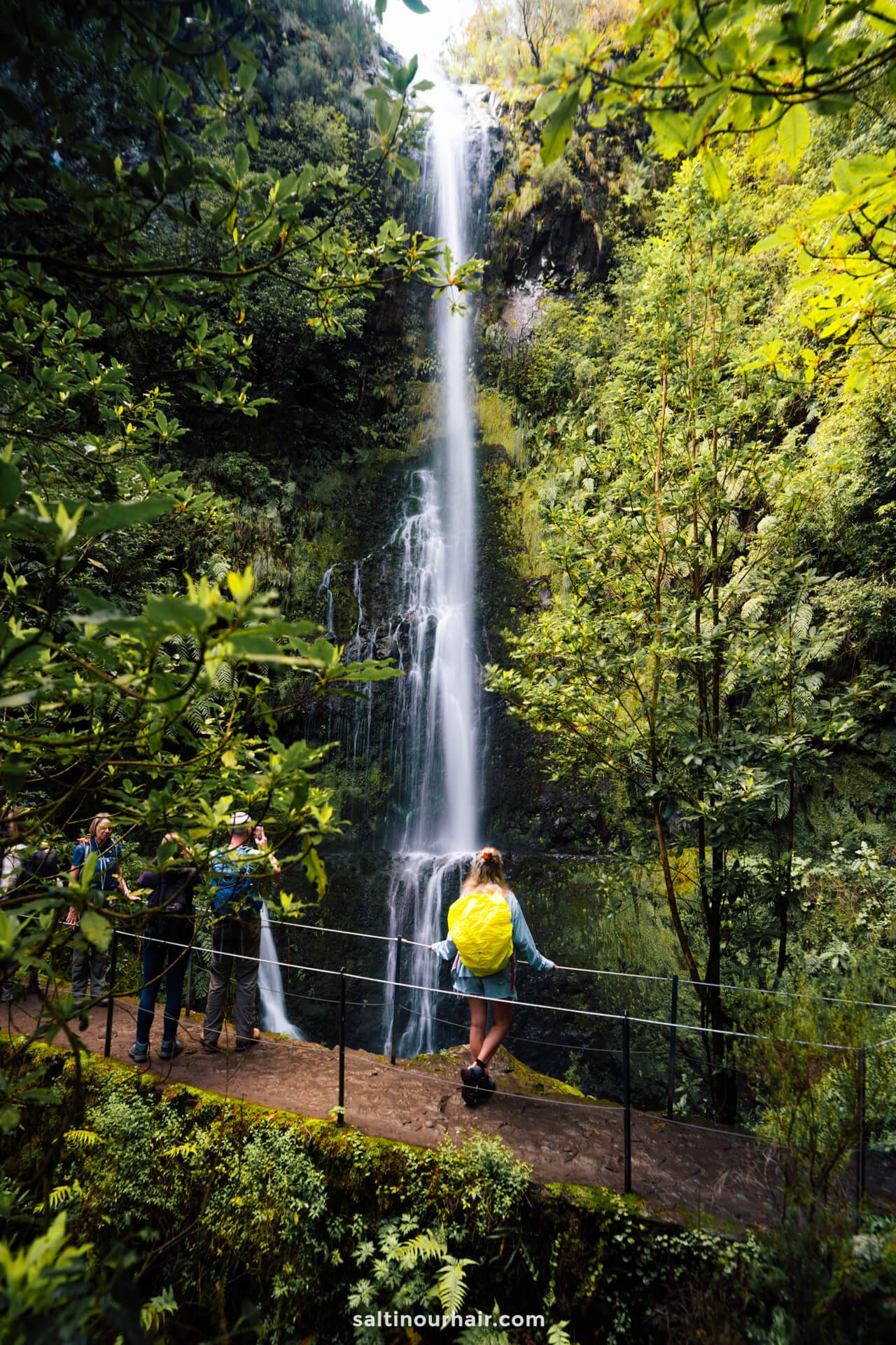 hiking trail bridge Levada do Caldeirao Verde madeira