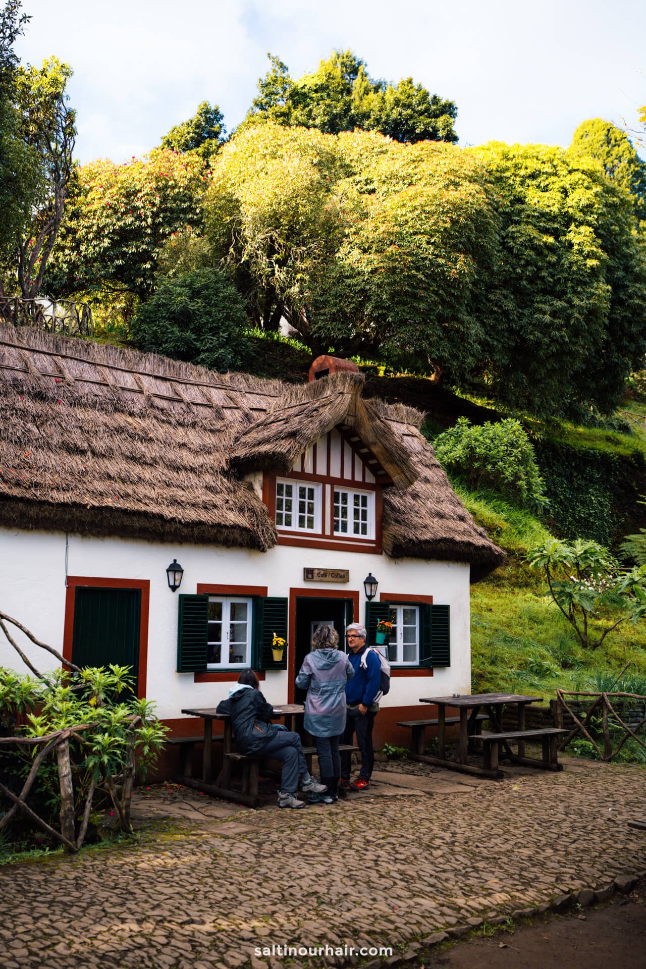 cute cafe Levada do Caldeirao Verde pr9 hike madeira