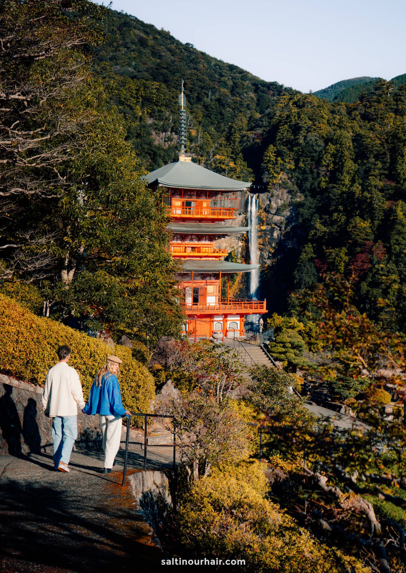 nachi falls japan red Seiganto-ji pagoda