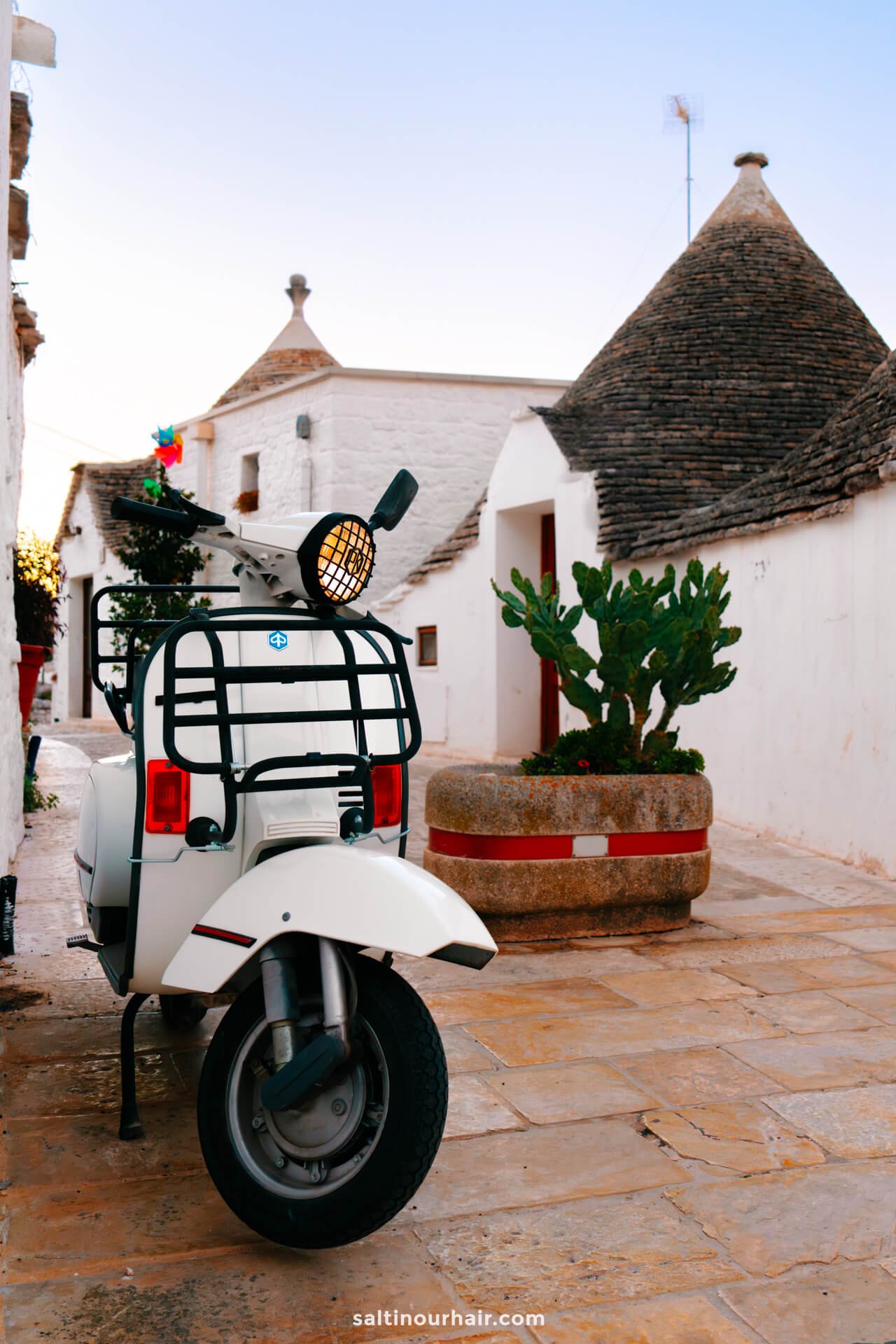 alberobello Vespa Tour puglia Italy 